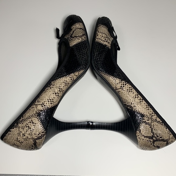 CL by Laundry animal print heels Sz 8.5M good condition 3” heels light wear - Picture 6 of 10